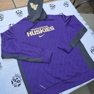 UW Therma-Fit hoodie